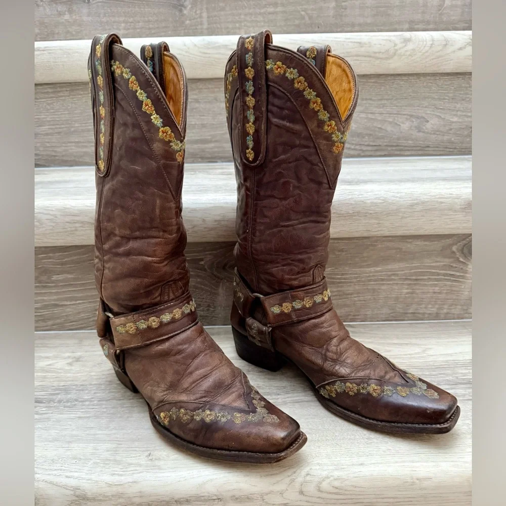 Old Gringo Cowboy Boots with Floral Embroidery - Picture 2 of 16